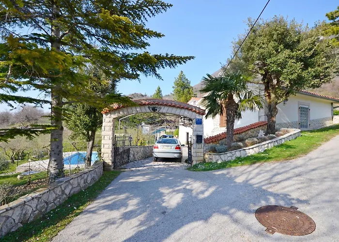 Apartment Josip