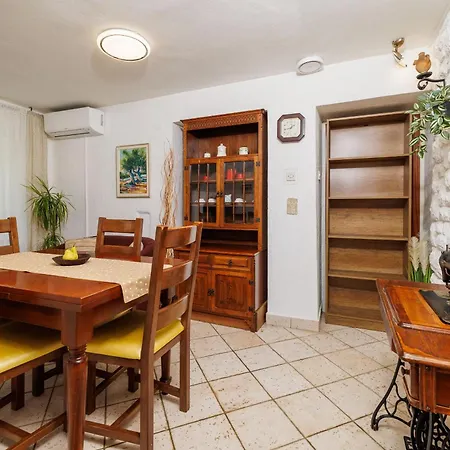 Apartment Josip Plomin Exterior photo