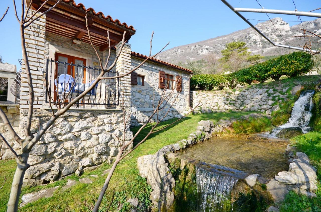 Josip Apartment *