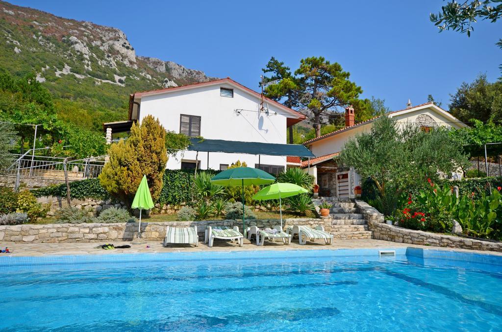 Josip Apartment *